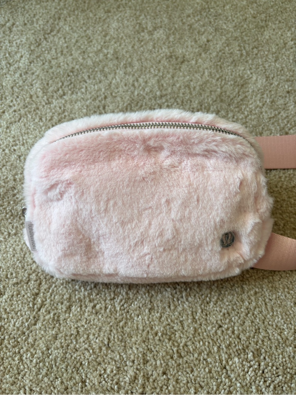 Lululemon Everywhere Belt Bag Plush Fleece Pink NWT